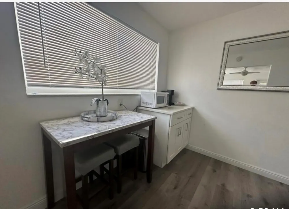 116 SE 9TH COURT #1-2 Hallandale Beach, FL 33009