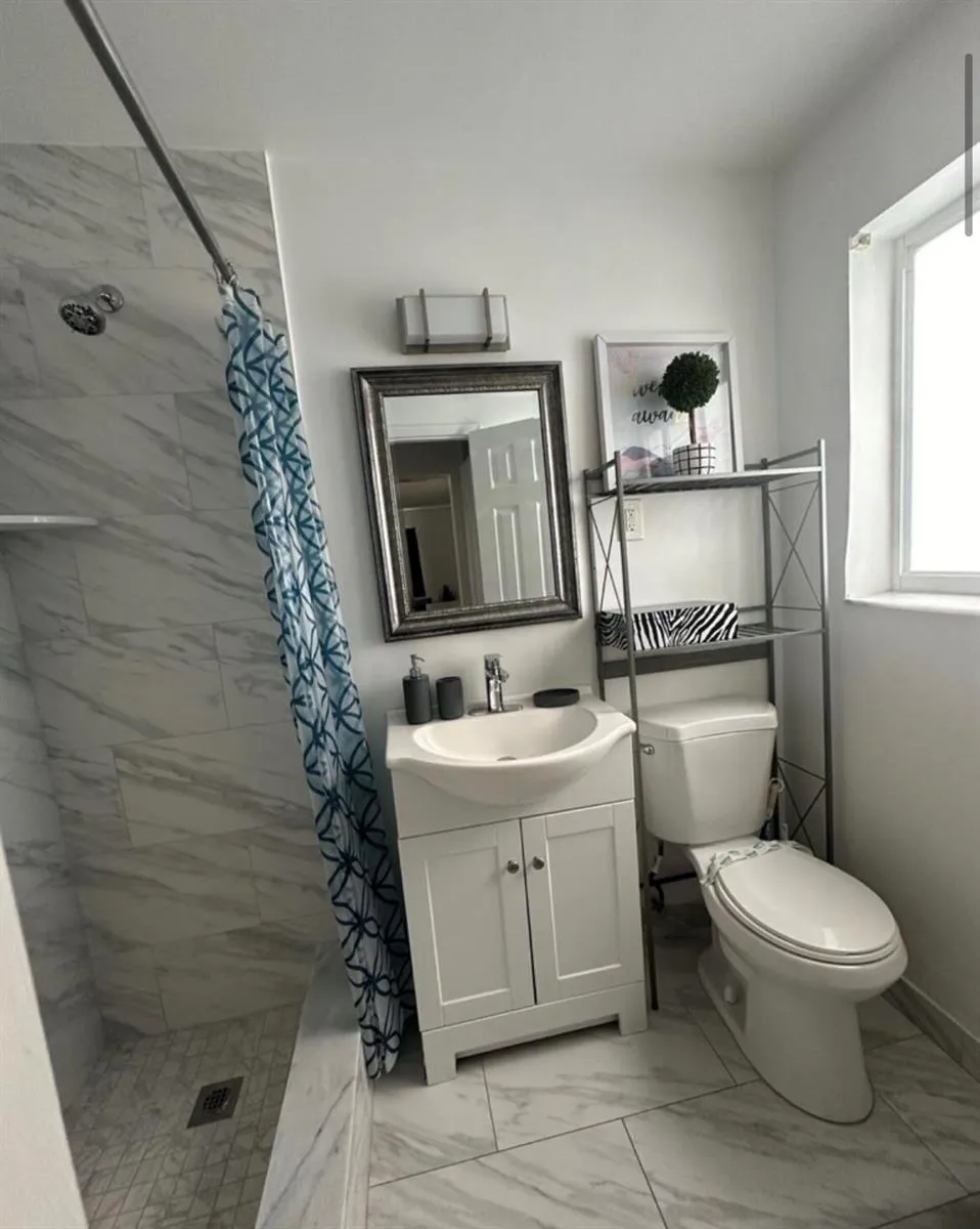 116 SE 9TH COURT #1-2 Hallandale Beach, FL 33009