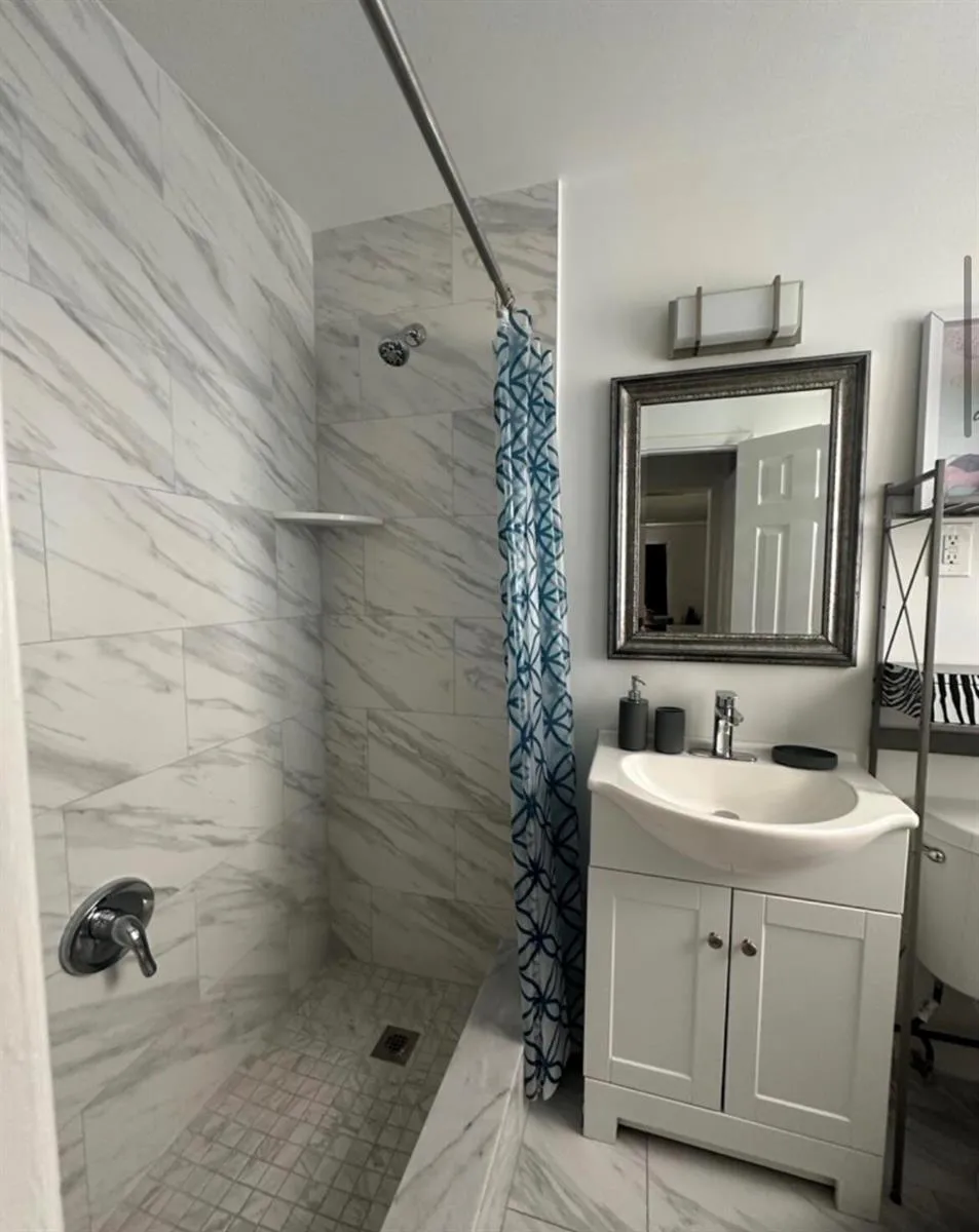 116 SE 9TH COURT #1-2 Hallandale Beach, FL 33009