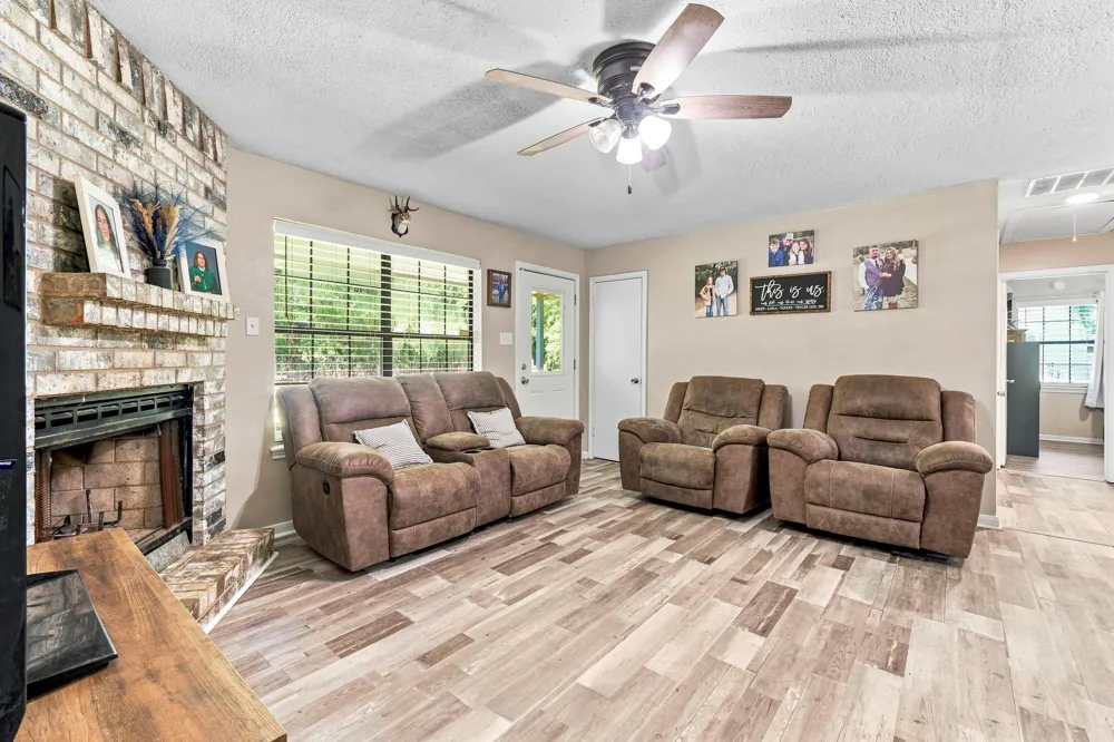 215 Lazy Oak Drive Livingston, TX 77351