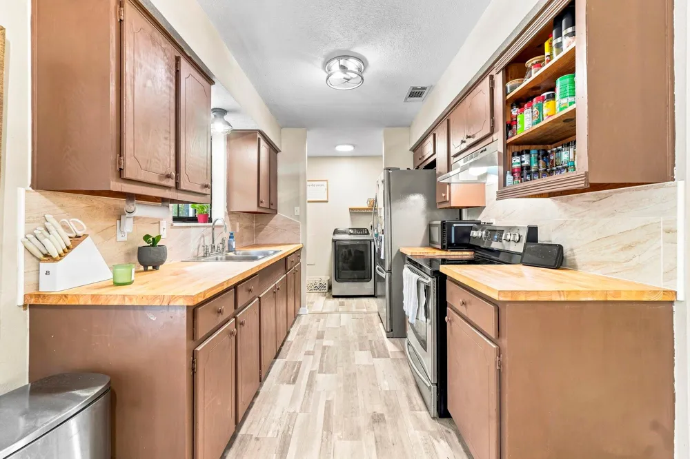 215 Lazy Oak Drive Livingston, TX 77351