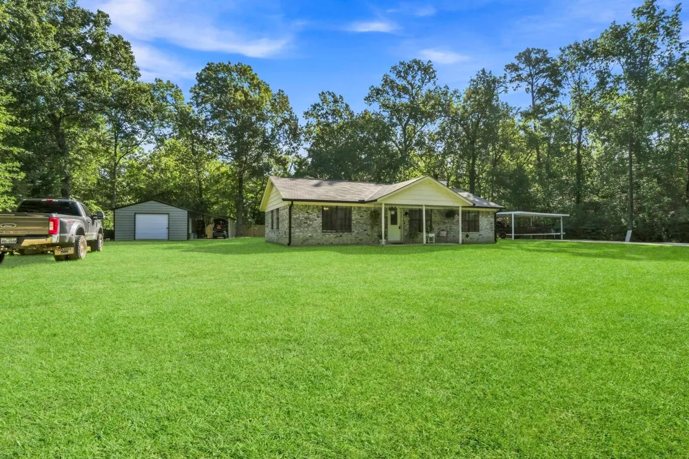 215 Lazy Oak Drive Livingston, TX 77351