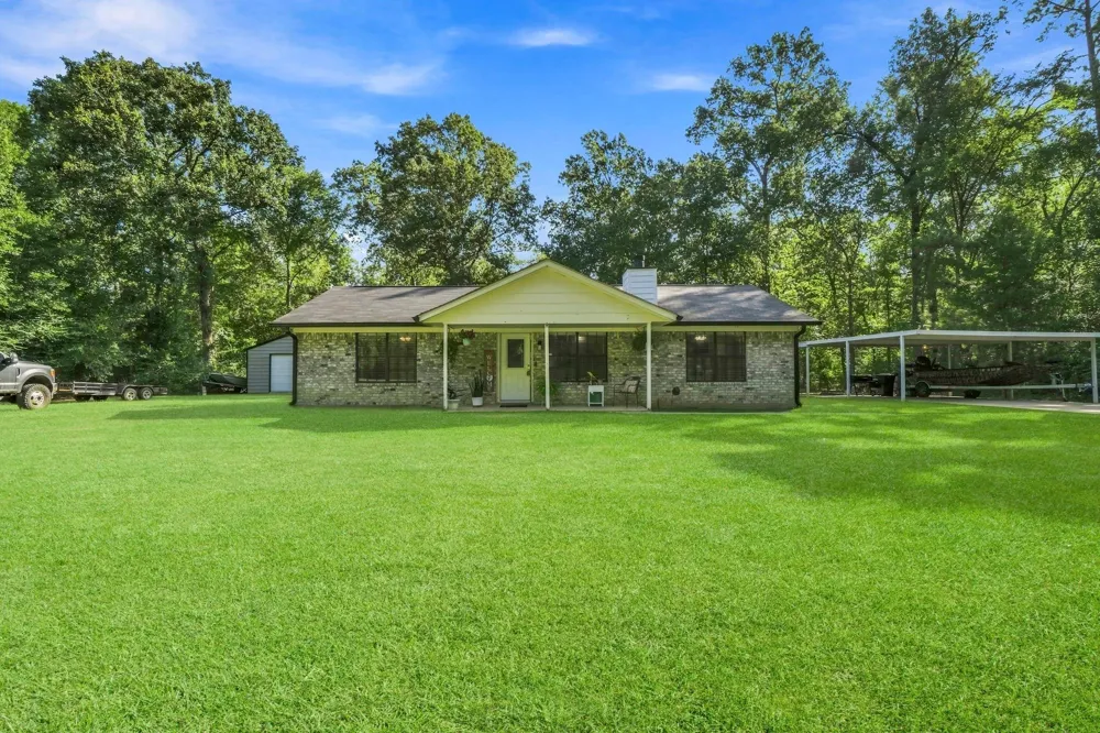 215 Lazy Oak Drive Livingston, TX 77351