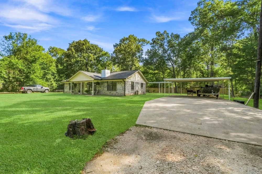 215 Lazy Oak Drive Livingston, TX 77351
