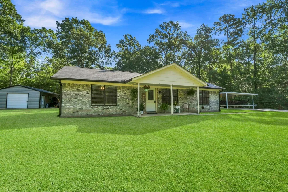 215 Lazy Oak Drive Livingston, TX 77351