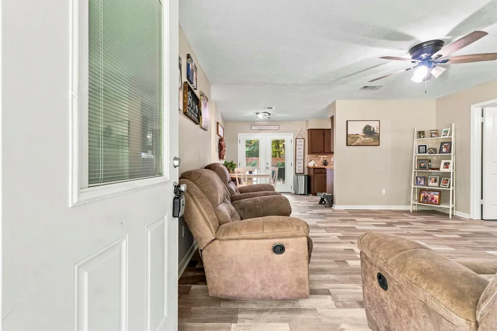 215 Lazy Oak Drive Livingston, TX 77351