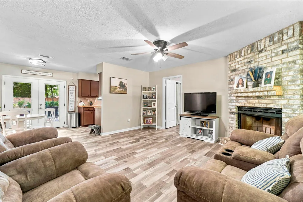 215 Lazy Oak Drive Livingston, TX 77351