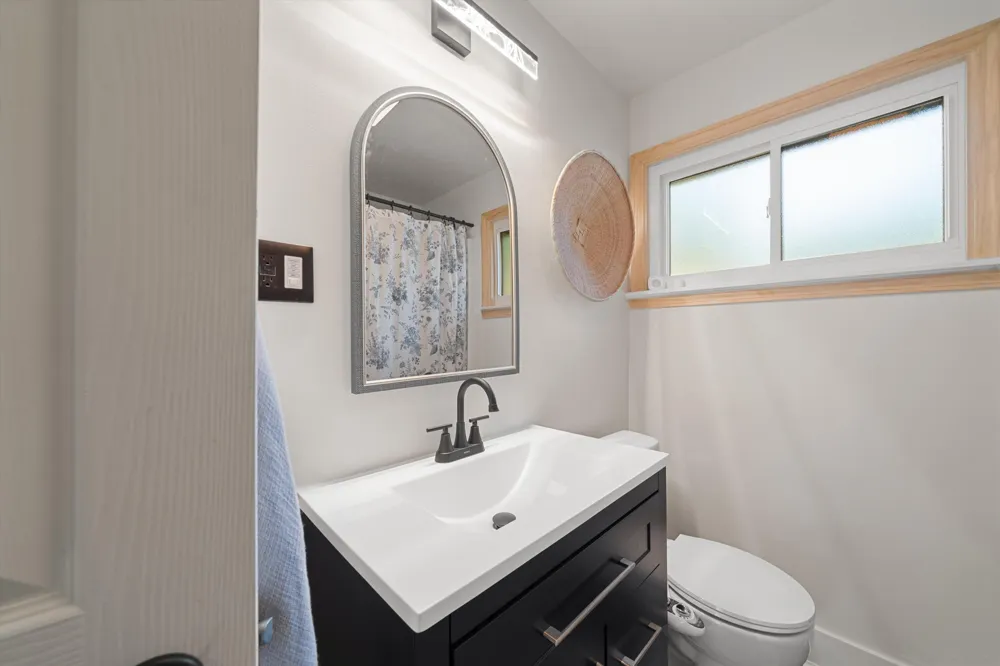 29941 Leona Court Garden City, MI 48135