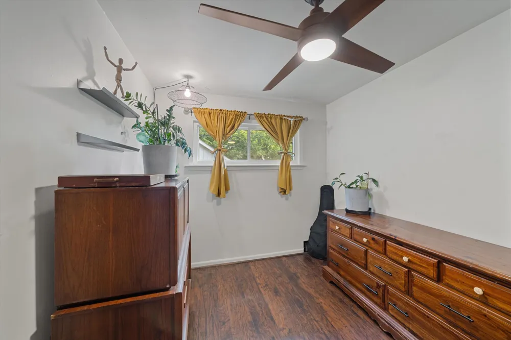 29941 Leona Court Garden City, MI 48135