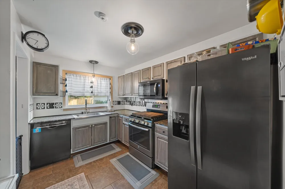 29941 Leona Court Garden City, MI 48135