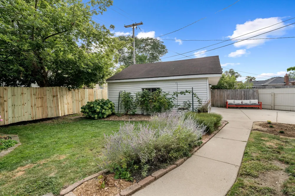 29941 Leona Court Garden City, MI 48135