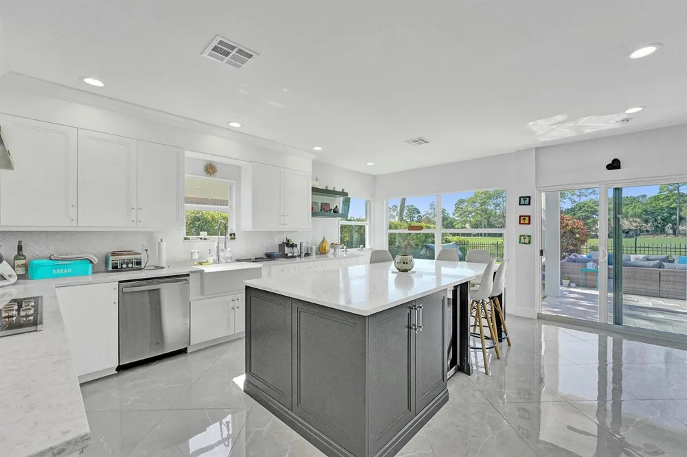 21 Marlwood Lane Palm Beach Gardens, FL 33418