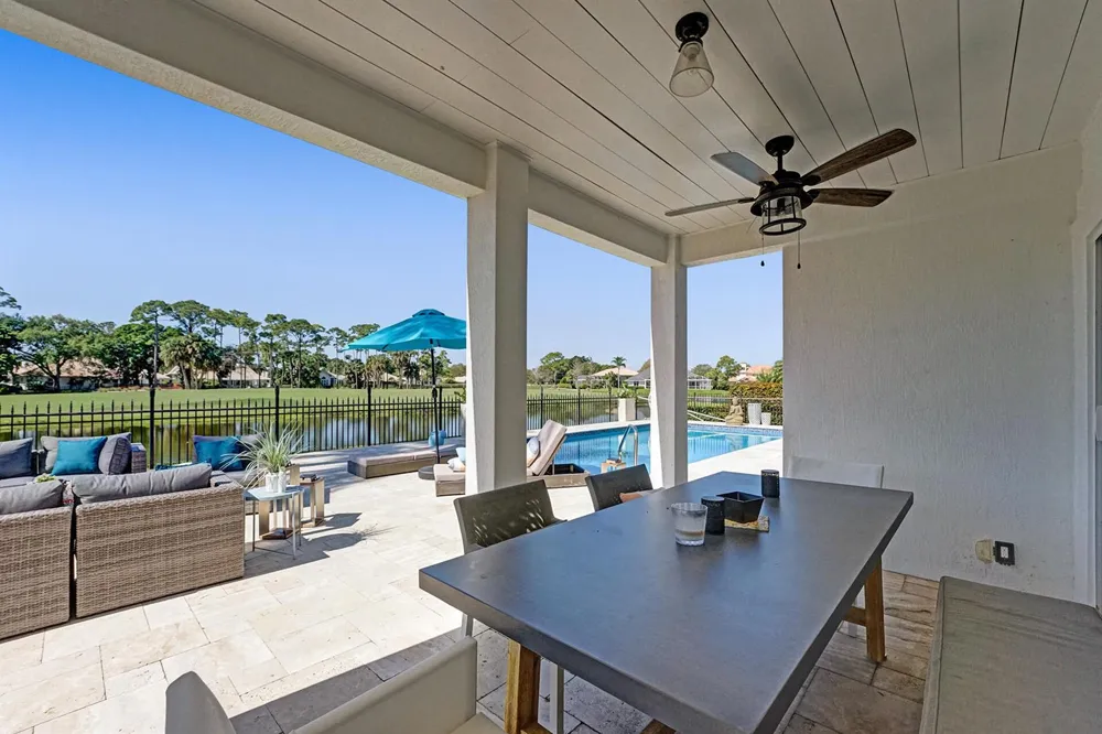 21 Marlwood Lane Palm Beach Gardens, FL 33418