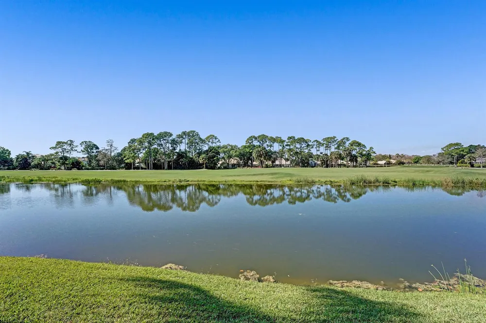 21 Marlwood Lane Palm Beach Gardens, FL 33418