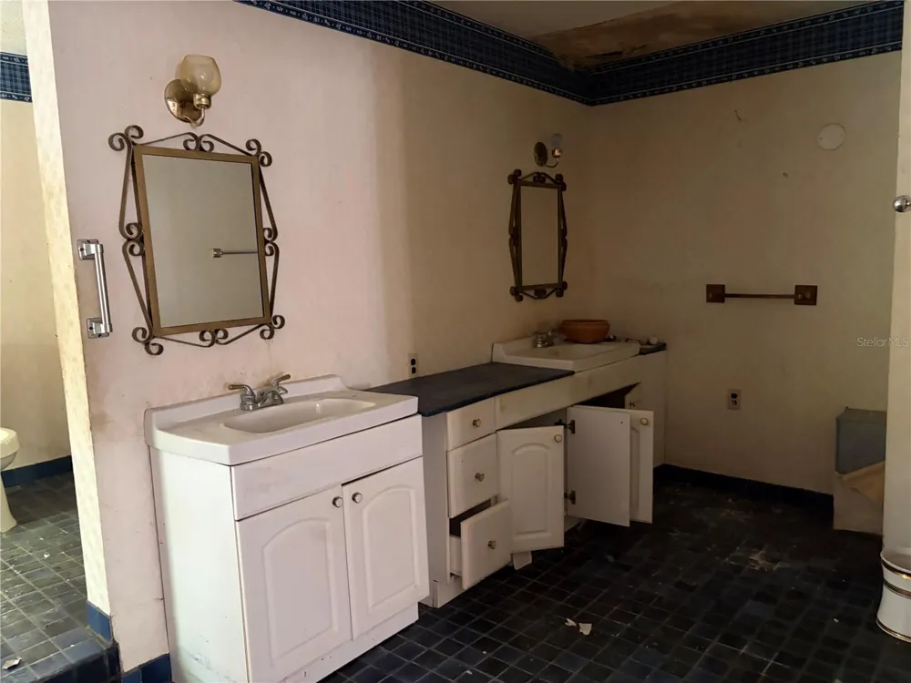 2100 NW 21ST STREET ocala, FL 34475