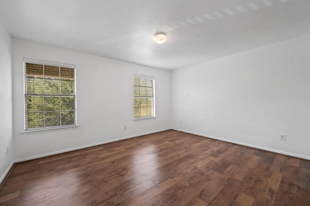 4614 Pin Oak Kingwood, TX 77345