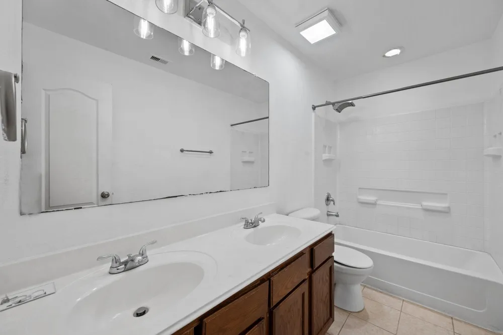 4614 Pin Oak Kingwood, TX 77345
