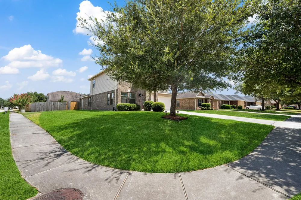 4614 Pin Oak Kingwood, TX 77345