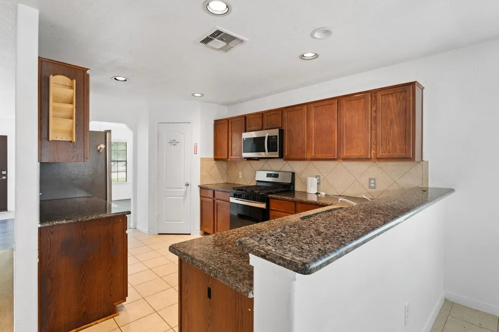 4614 Pin Oak Kingwood, TX 77345