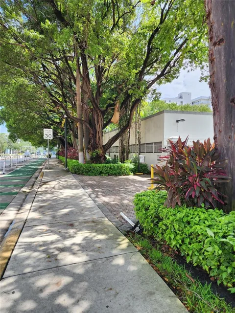 1688 West Ave #506