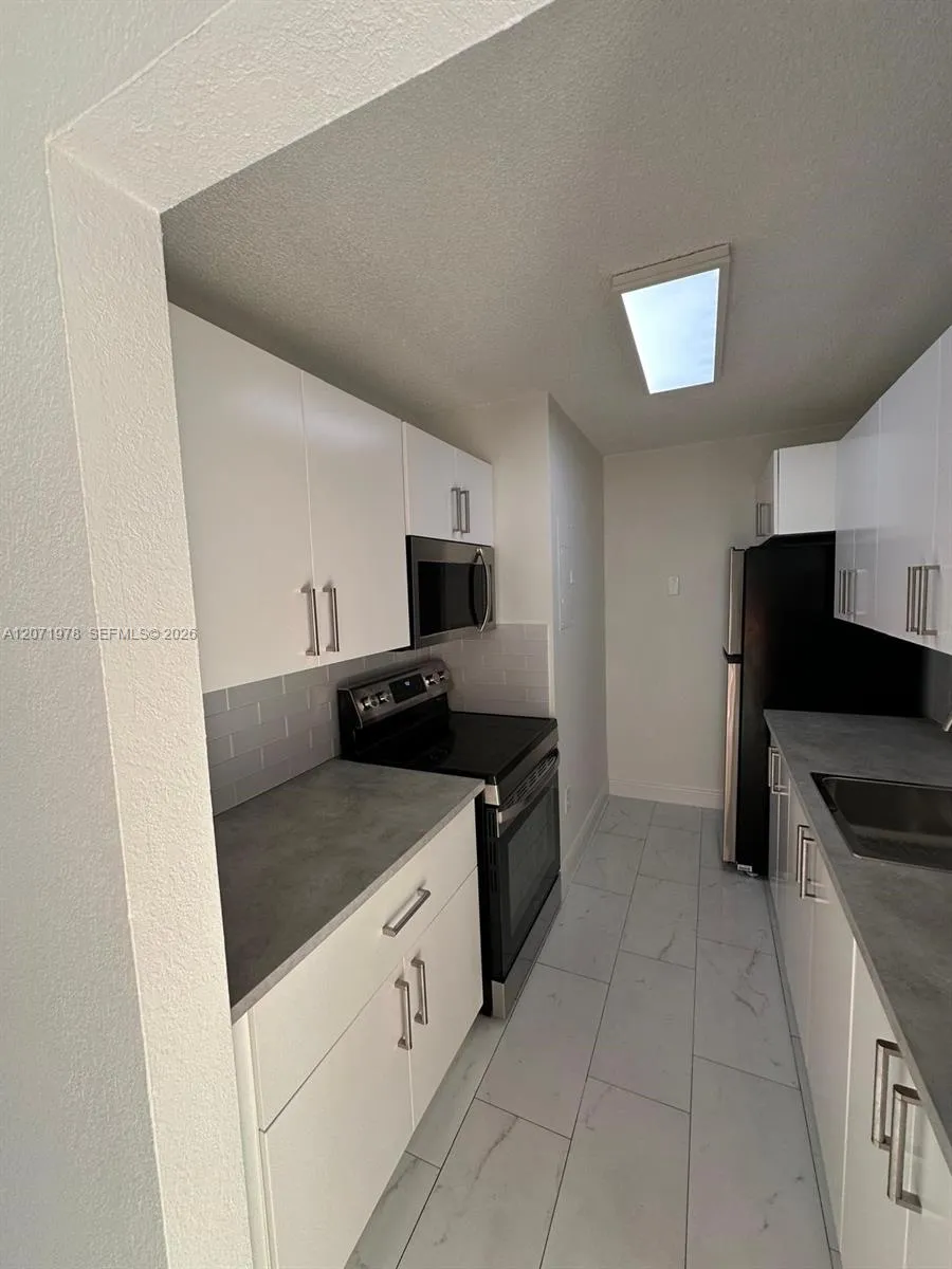 7401 SW 152nd Ave #208-1 Miami, FL 33193