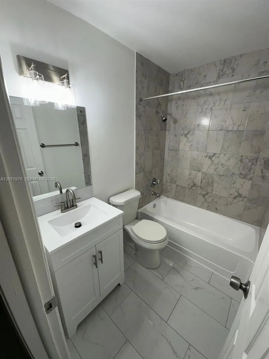 7401 SW 152nd Ave #208-1 Miami, FL 33193