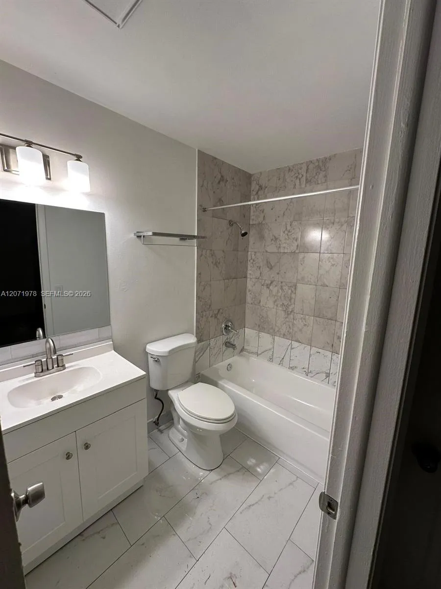 7401 SW 152nd Ave #208-1 Miami, FL 33193