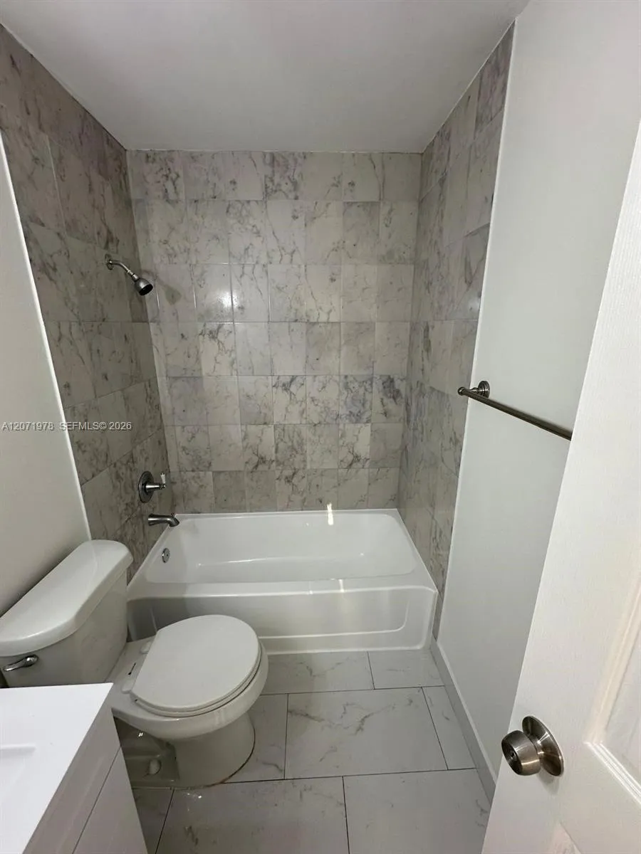 7401 SW 152nd Ave #208-1 Miami, FL 33193