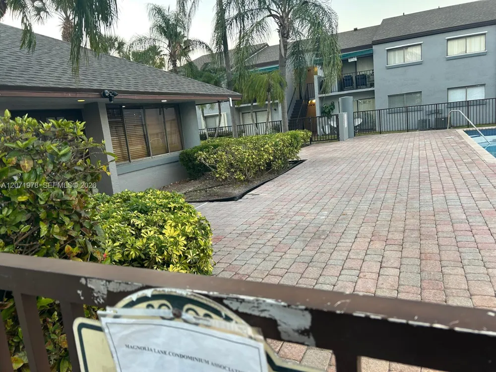 7401 SW 152nd Ave #208-1 Miami, FL 33193
