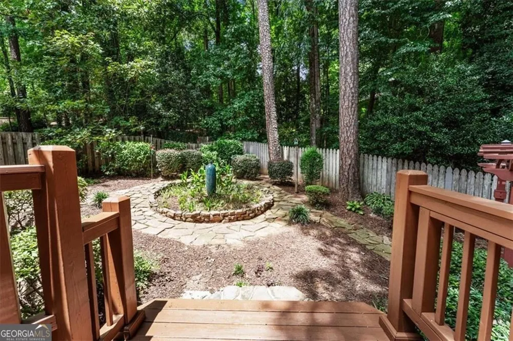 2919 Mountain TRCE NE Roswell, GA 30075