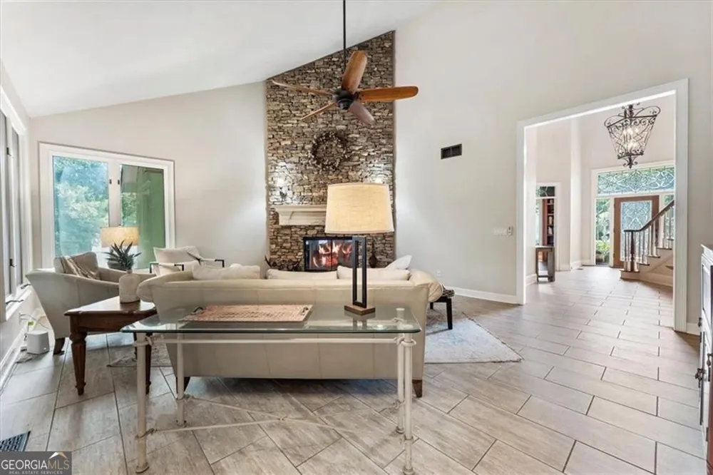 2919 Mountain TRCE NE Roswell, GA 30075
