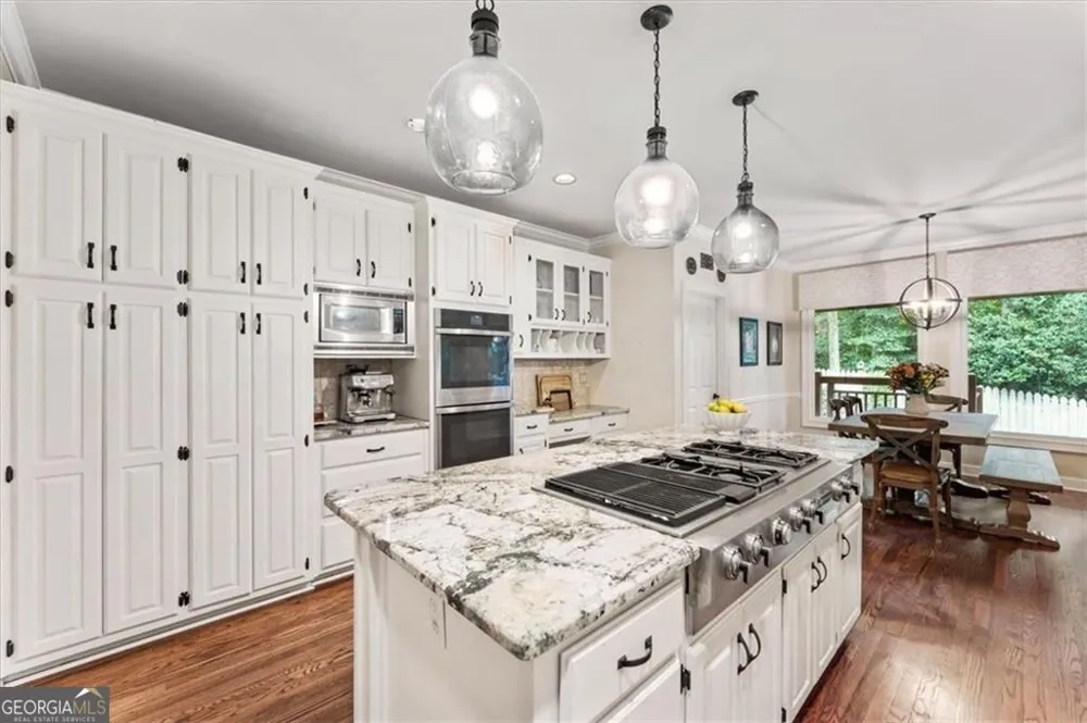 2919 Mountain TRCE NE Roswell, GA 30075