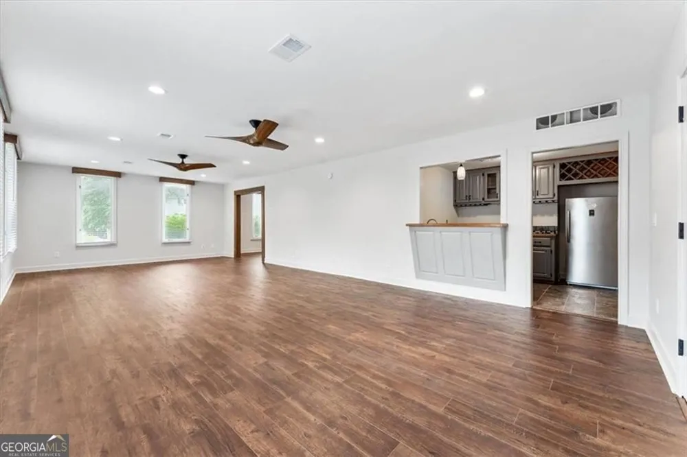 2919 Mountain TRCE NE Roswell, GA 30075