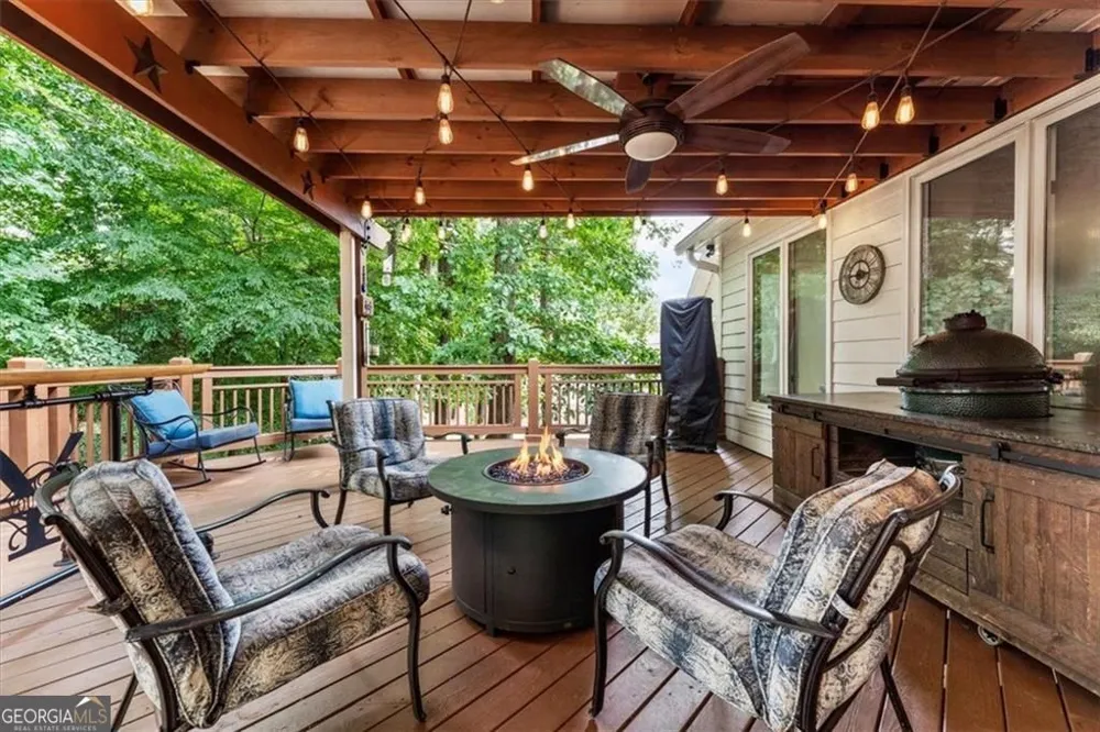 2919 Mountain TRCE NE Roswell, GA 30075