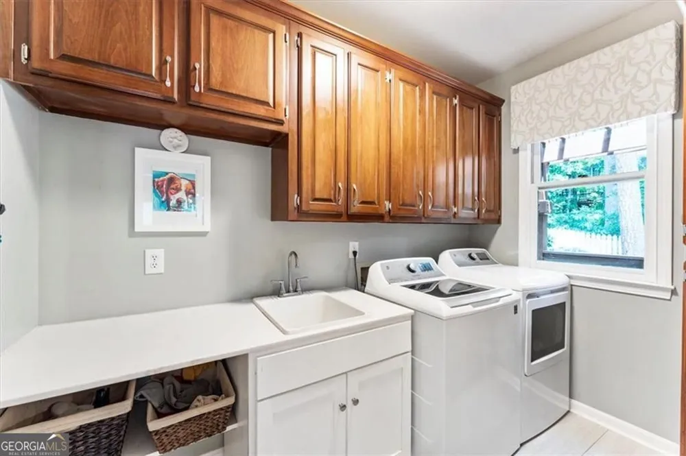 2919 Mountain TRCE NE Roswell, GA 30075