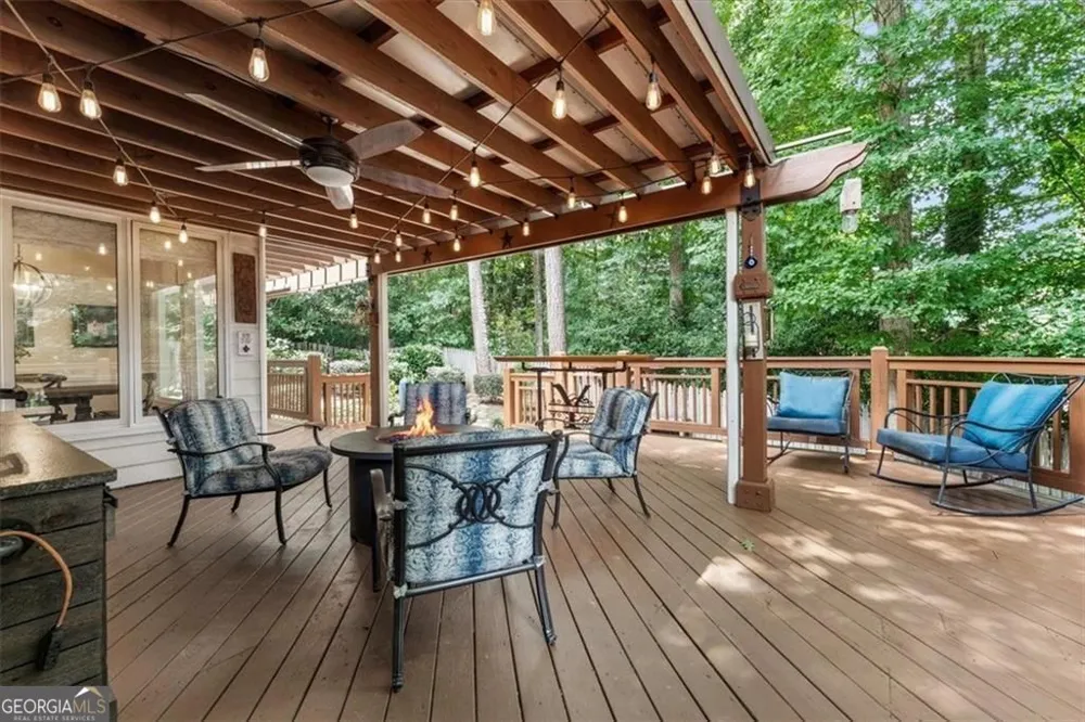2919 Mountain TRCE NE Roswell, GA 30075