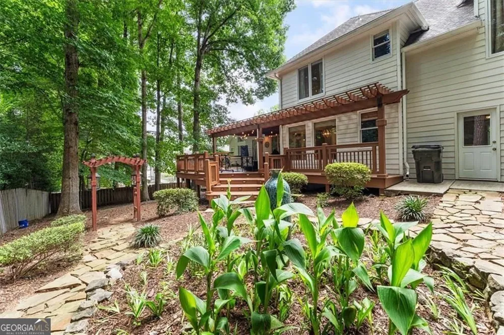 2919 Mountain TRCE NE Roswell, GA 30075