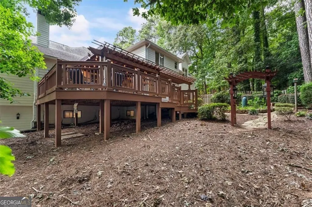 2919 Mountain TRCE NE Roswell, GA 30075