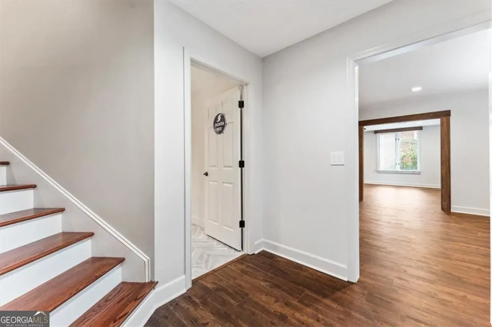2919 Mountain TRCE NE Roswell, GA 30075