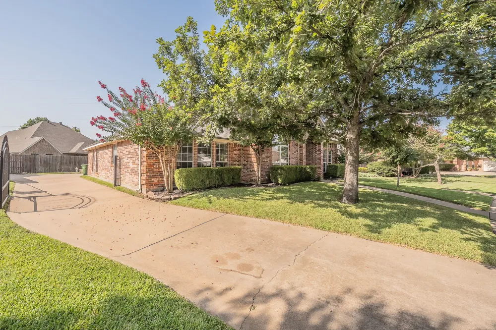 8152 Vine Wood Drive North Richland Hills, TX 76182