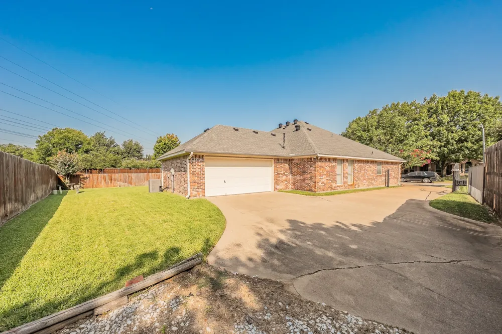 8152 Vine Wood Drive North Richland Hills, TX 76182
