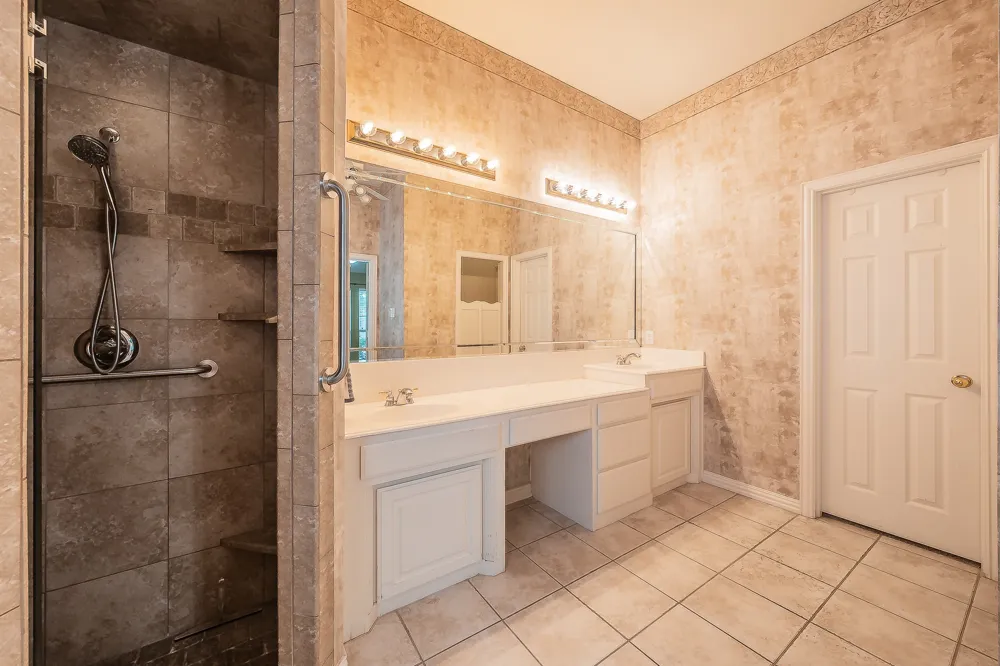 8152 Vine Wood Drive North Richland Hills, TX 76182