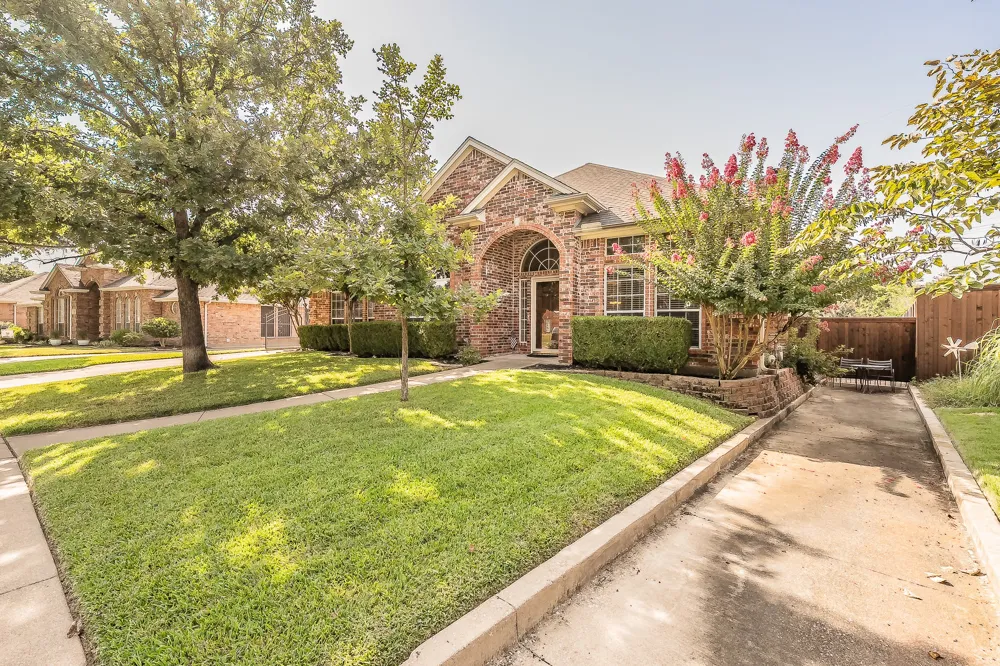 8152 Vine Wood Drive North Richland Hills, TX 76182