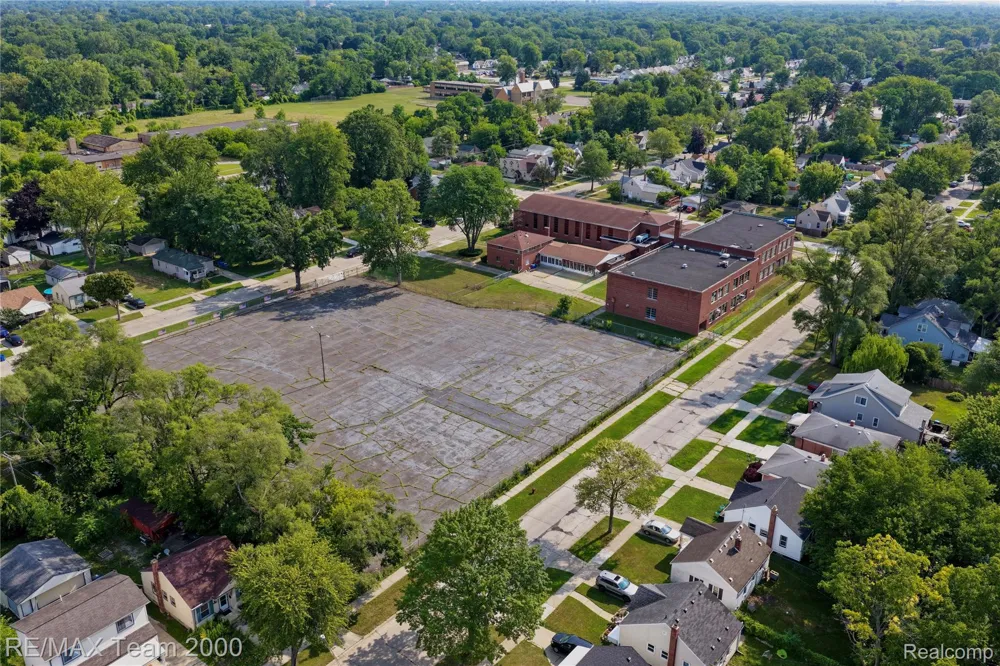26123 McDonald Street Dearborn Heights City, MI 48125