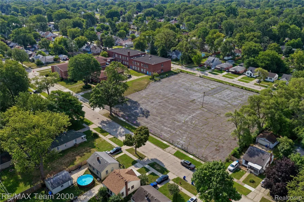 26123 McDonald Street Dearborn Heights City, MI 48125