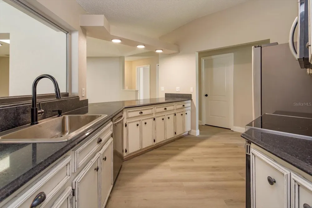 1006 BECKSTROM DRIVE Oviedo, FL 32765