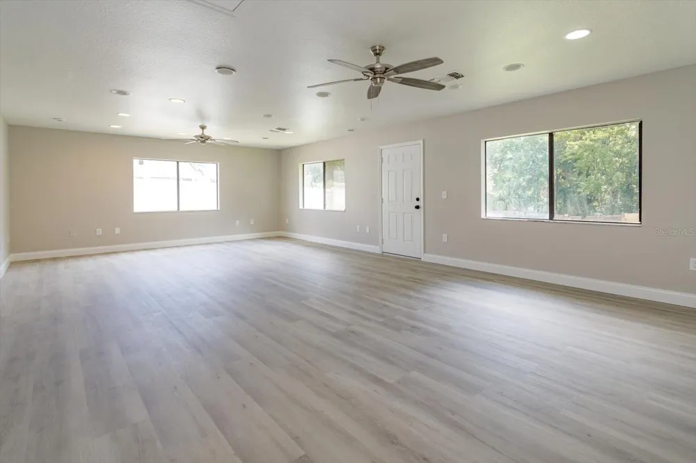 1006 BECKSTROM DRIVE Oviedo, FL 32765