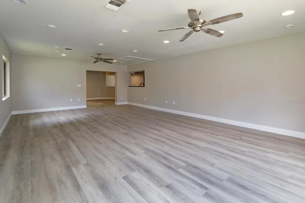 1006 BECKSTROM DRIVE Oviedo, FL 32765