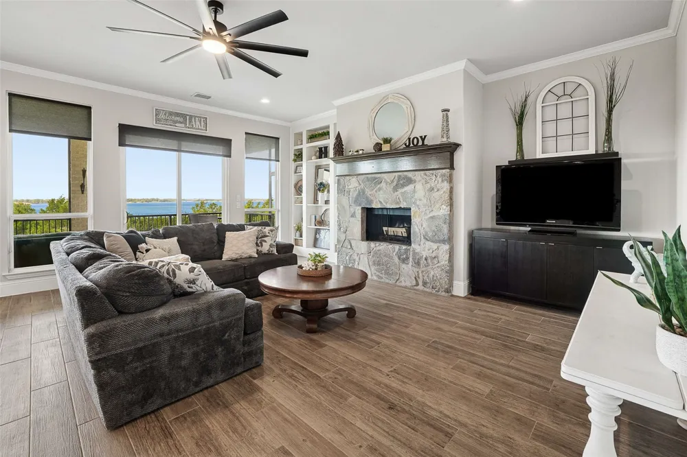 8032 County Road 436 Princeton, TX 75407