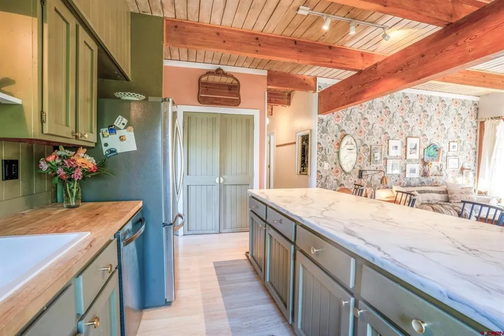 32 Hunter Hill Road #B205 Crested Butte, CO 81225